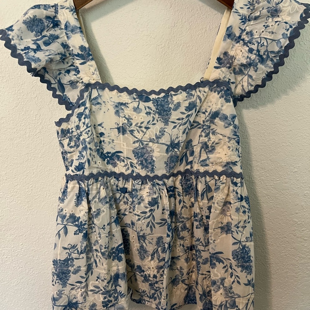 Floral Blue and White Women's Top